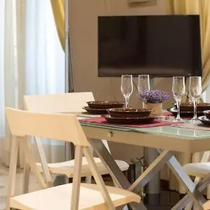 https://elegante-appartamento-nel-cuore-di-ferrara.emilia-romagnahotels.net